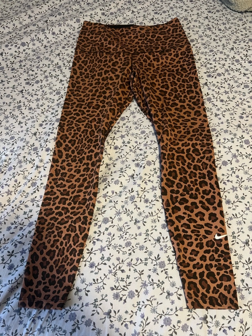 Nike Women's Brown Leopard Print Leggings